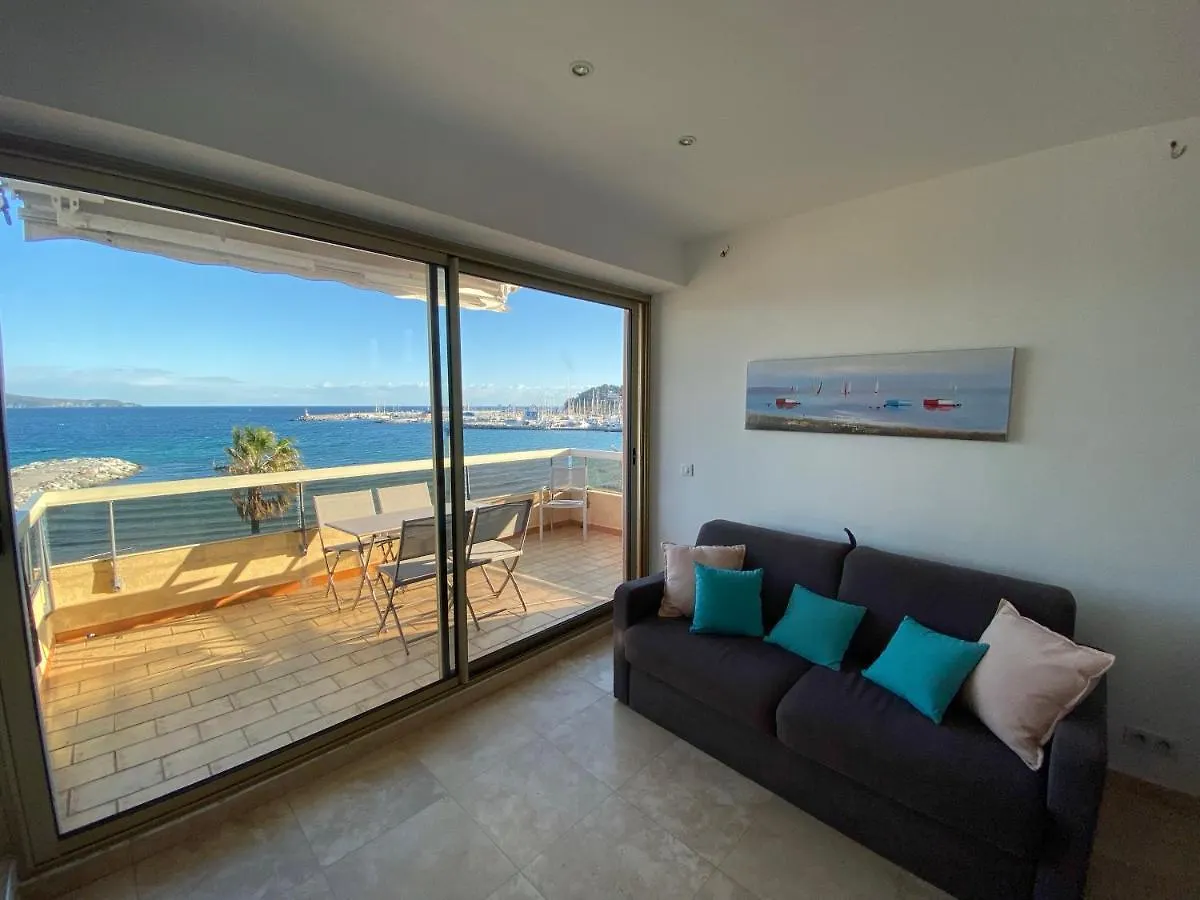 Apartment T2 En Duplex Avec Solarium Face Mer Cavalaire-sur-Mer France
