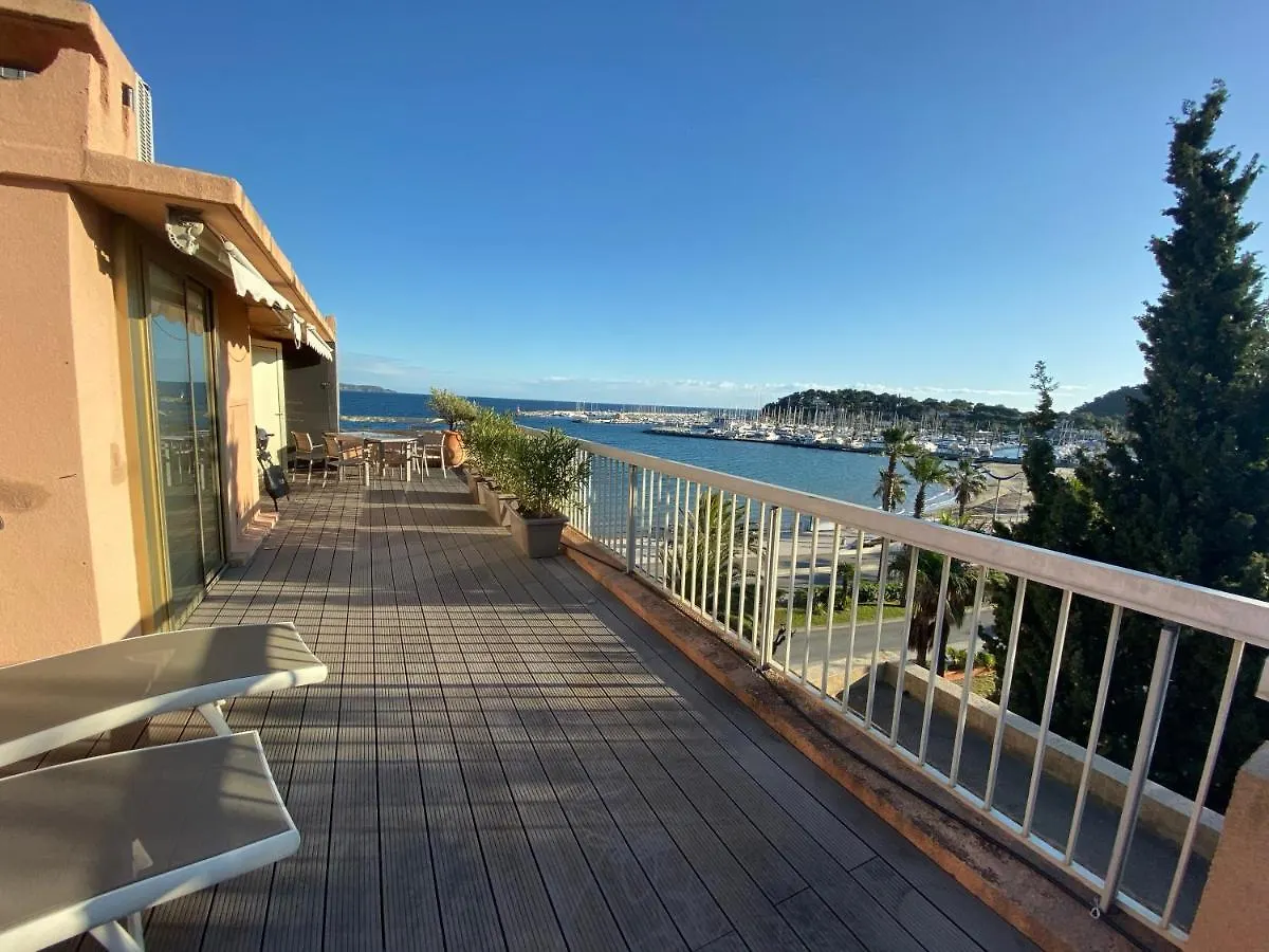 T2 En Duplex Avec Solarium Face Mer Cavalaire-sur-Mer France