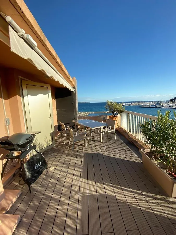 T2 En Duplex Avec Solarium Face Mer Cavalaire-sur-Mer