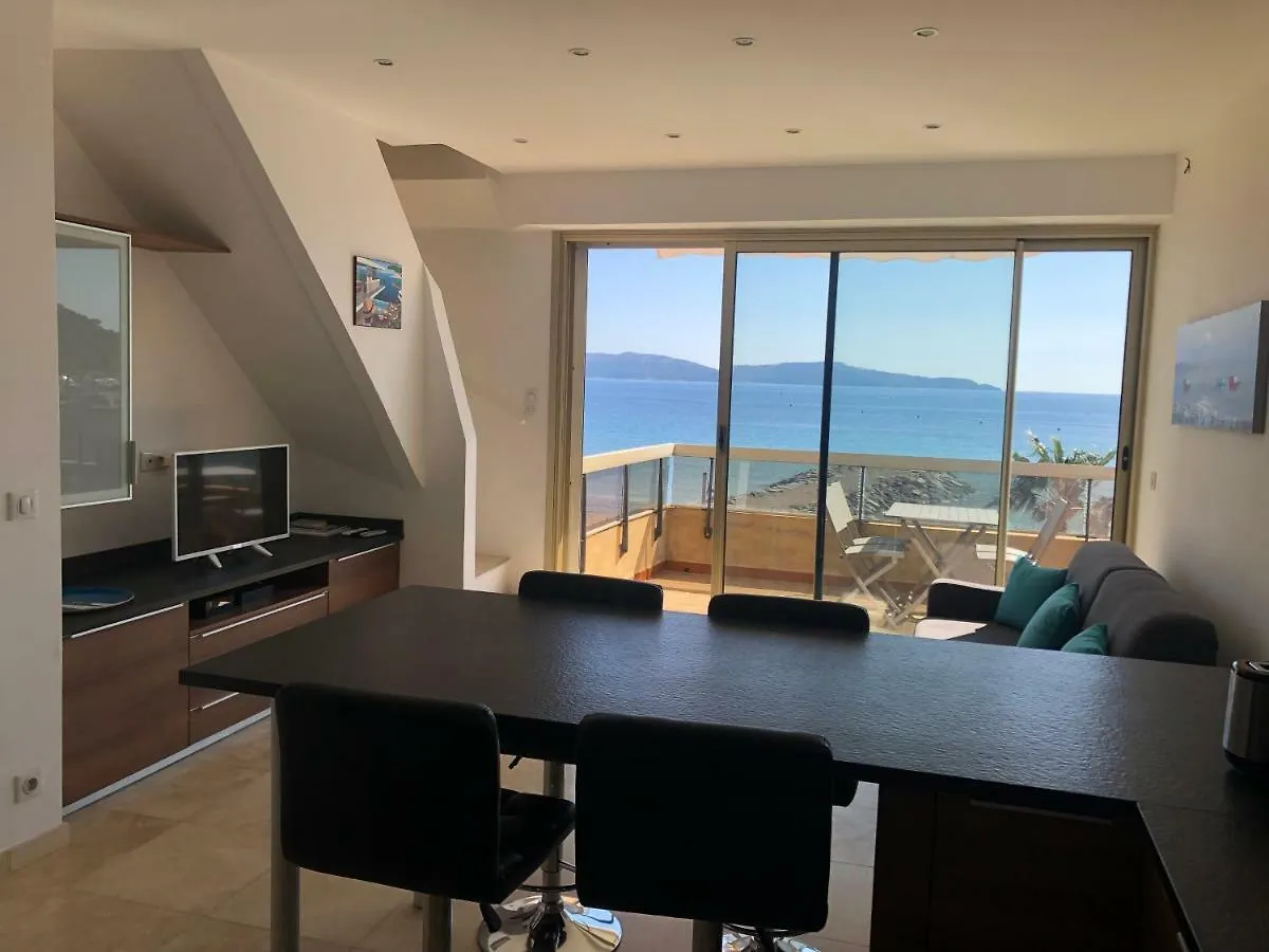 T2 En Duplex Avec Solarium Face Mer Cavalaire-sur-Mer